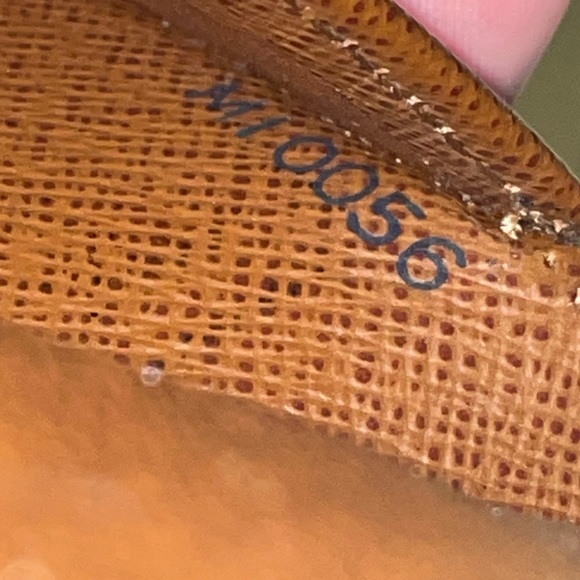 💥SALE ~ Authentic Louis Vuitton Mono Pocket Organizer💥 - Picture 15 of 16